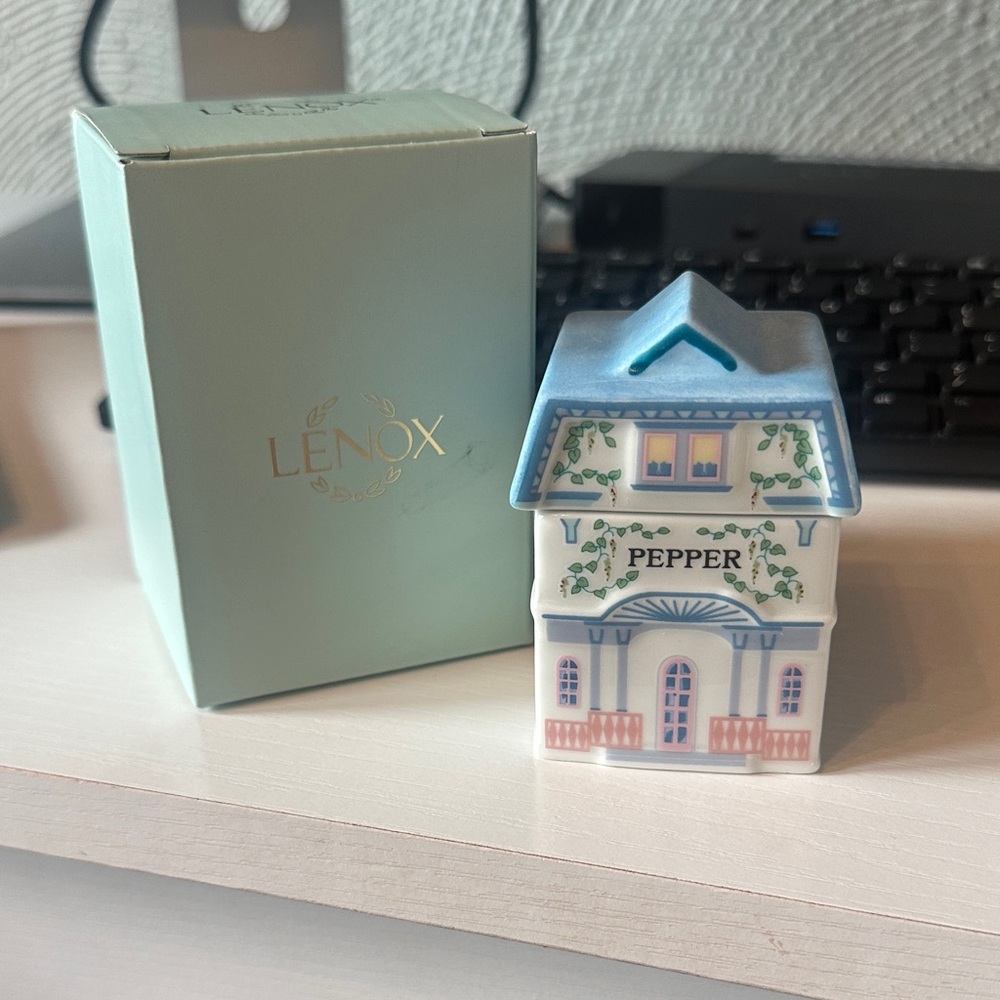 Lenox Spice Village Pepper